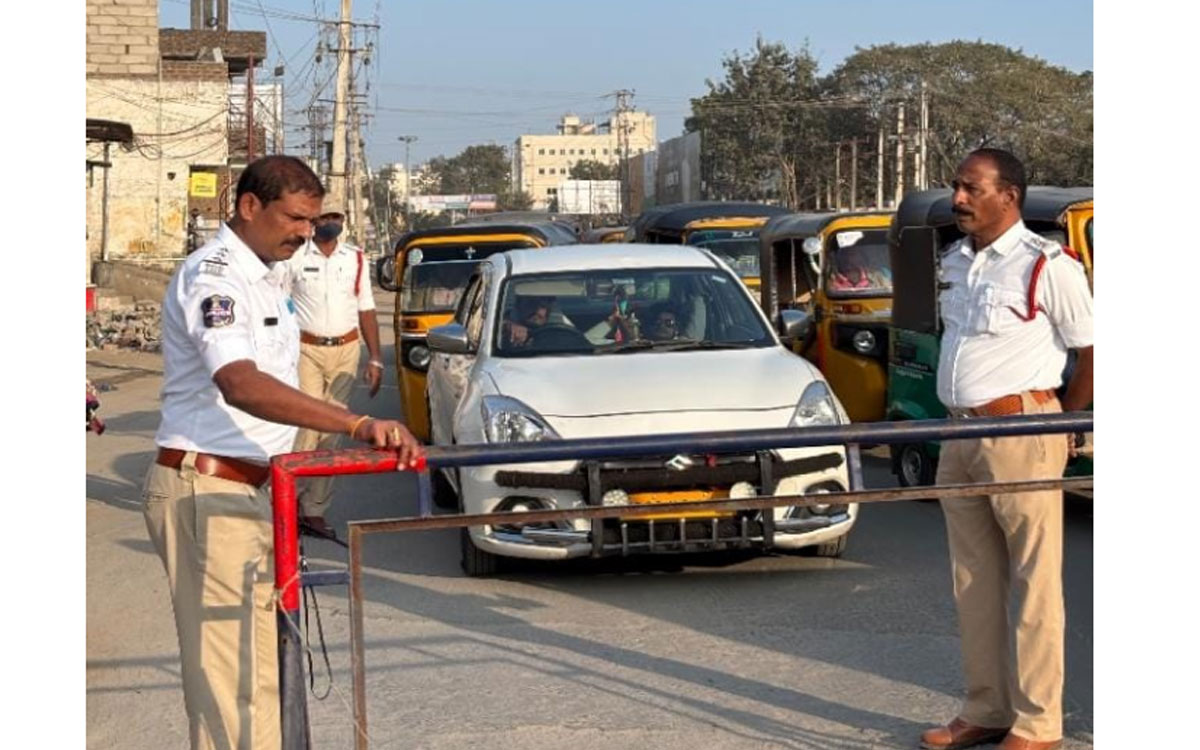 Khammam Rural : కాల్వవోడ్డు మున్నేరు వంతెనపై కార్లు, ఆటోల రాకపోకలకు అనుమతి