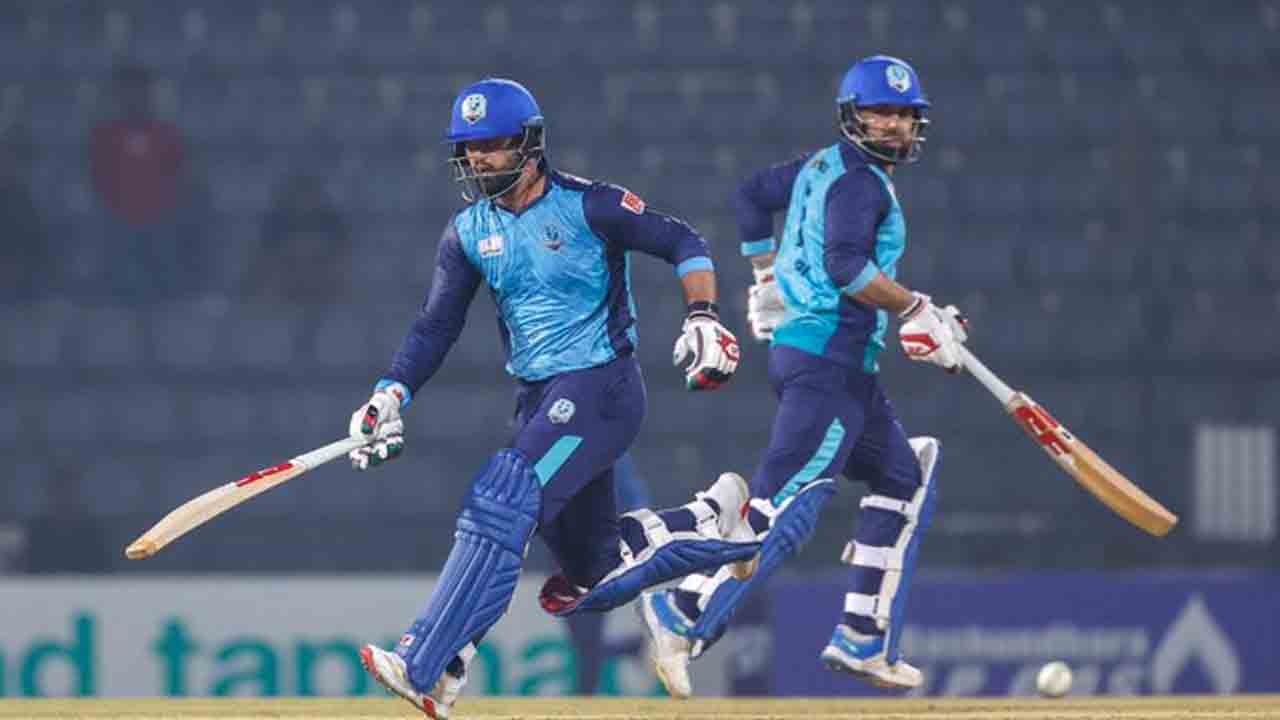 Mohammad Nabi | ఫ్రాంచైజీ క్రికెట్‌లో 19 ఏళ్ల కుమారుడితో.. చరిత్ర సృష్టించిన ఆల్‌రౌండర్..!