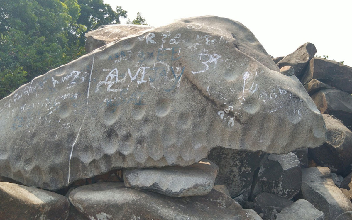 Kattangur : రాగాలు పలుకుతున్న ఏనె రాళ్లు… సంగీతం పలికే శిలలు