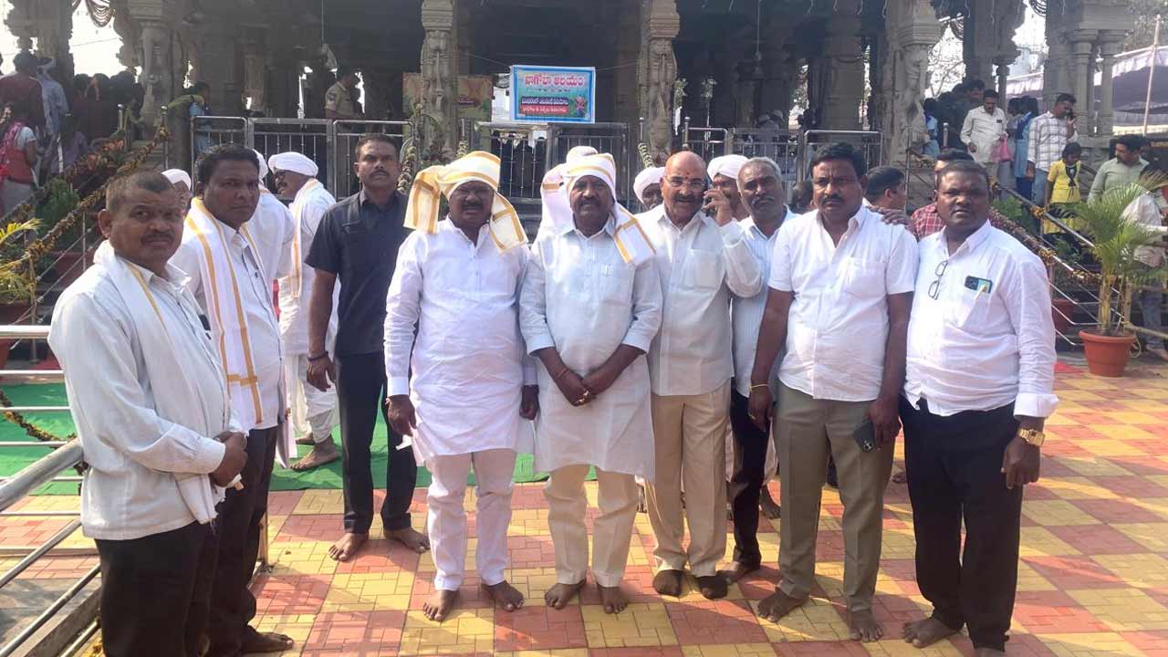 Indravelli | నాగోబా ఆలయాన్ని దర్శించుకున్న మాజీ ఎంపీ సోయం బాపురావు