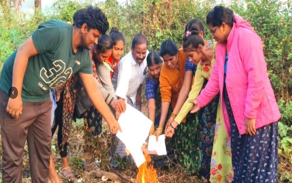 Ramagiri : భోగి మంటల్లో వీబీ-జీ రాంజీ జీఓ పత్రాలు దగ్ధం