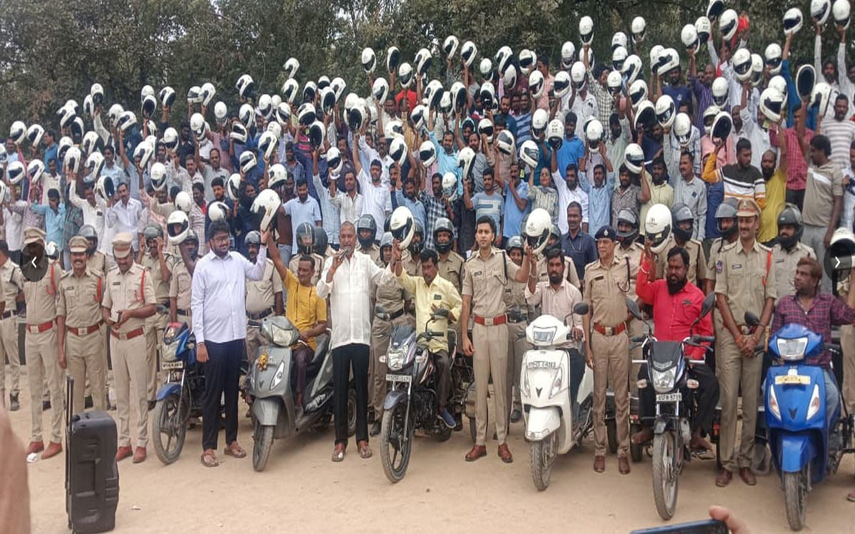 Miryalaguda : హెల్మెట్‌ నిర్ల‌క్ష్యంతో ప్రాణాపాయం : ఎస్పీ శరత్ చంద్ర పవార్