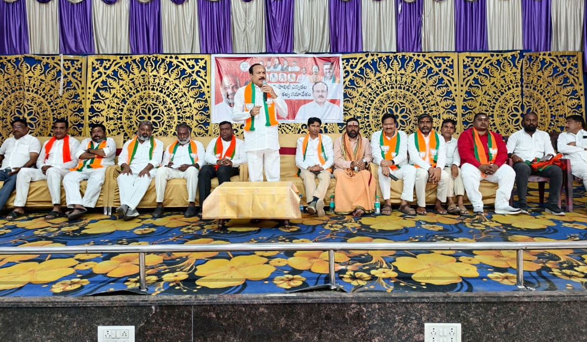 Vemulawada | మున్సిపల్‌ ఎన్నికల వేళ బీజేపీలో కుదురని సయోధ్య..!