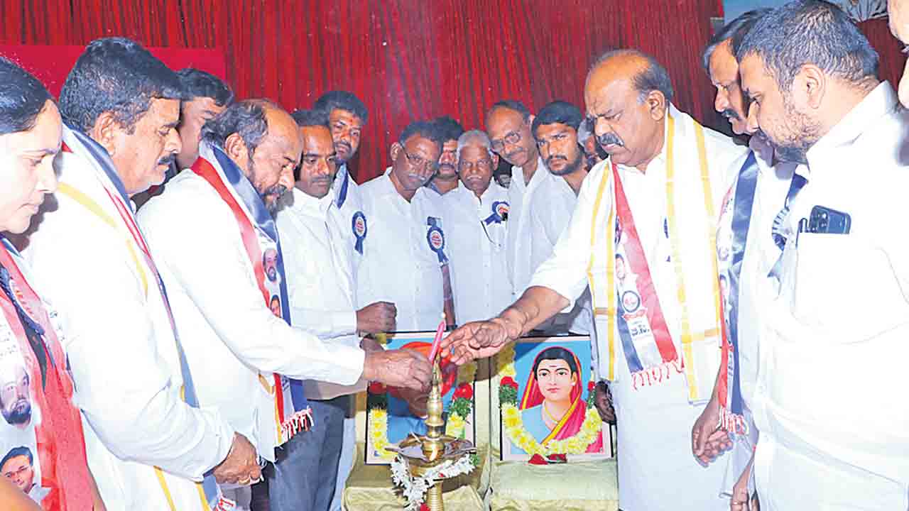 Madhusudhana Chary | బీసీలు శక్తిగా ఎదగాలి.. మండలి ప్రతిపక్ష నేత మధుసూదనాచారి..వికారాబాద్‌లో సర్పంచ్‌లకు సన్మానం