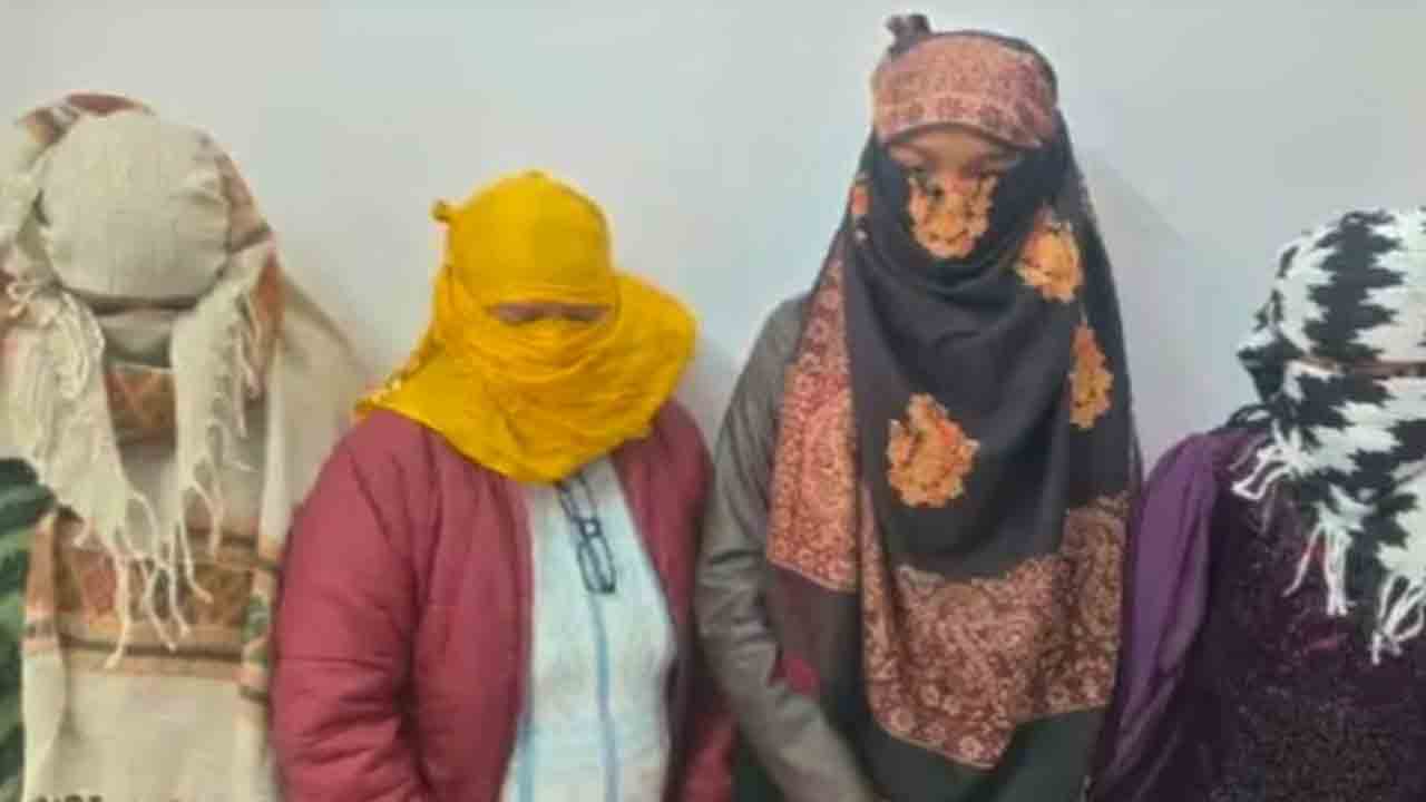 IAS officer’s rented house | ఇంటిని అద్దెకు ఇచ్చిన ఐఏఎస్‌ అధికారిణి.. గుట్టుగా వ్యభిచారం