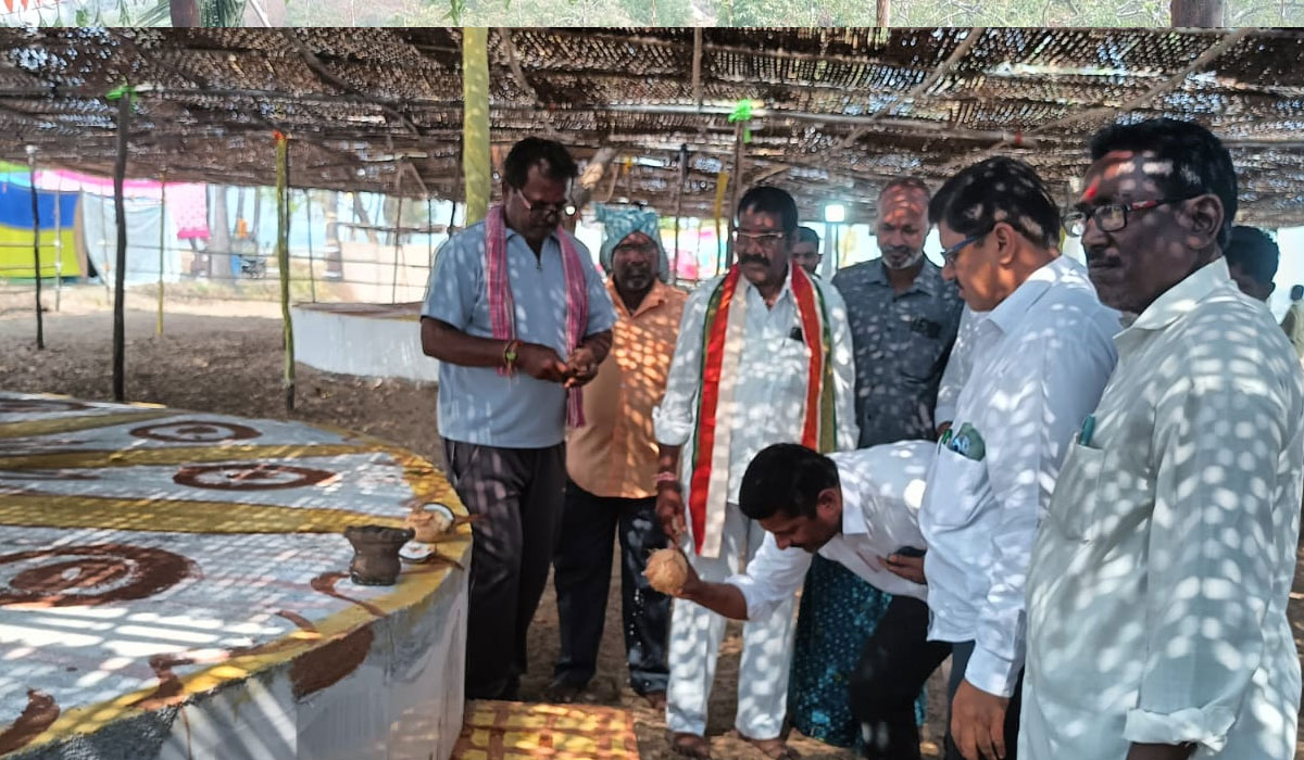 Challur | చల్లూరు జాతర ఏర్పాట్లను పరిశీలించిన తహసీల్దార్ రాజమల్లు