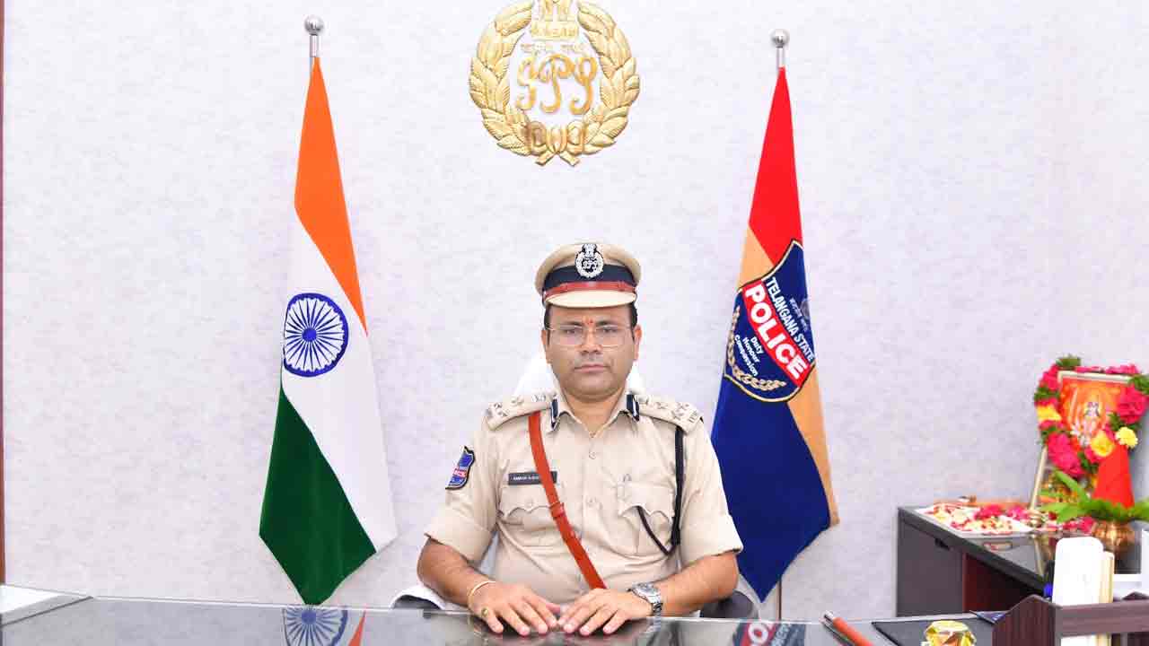 పండక్కి ఊరెళ్తున్నారా.. అప్రమత్తంగా ఉండండి.. రామగుండం కమిషనర్ కీలక సూచనలు