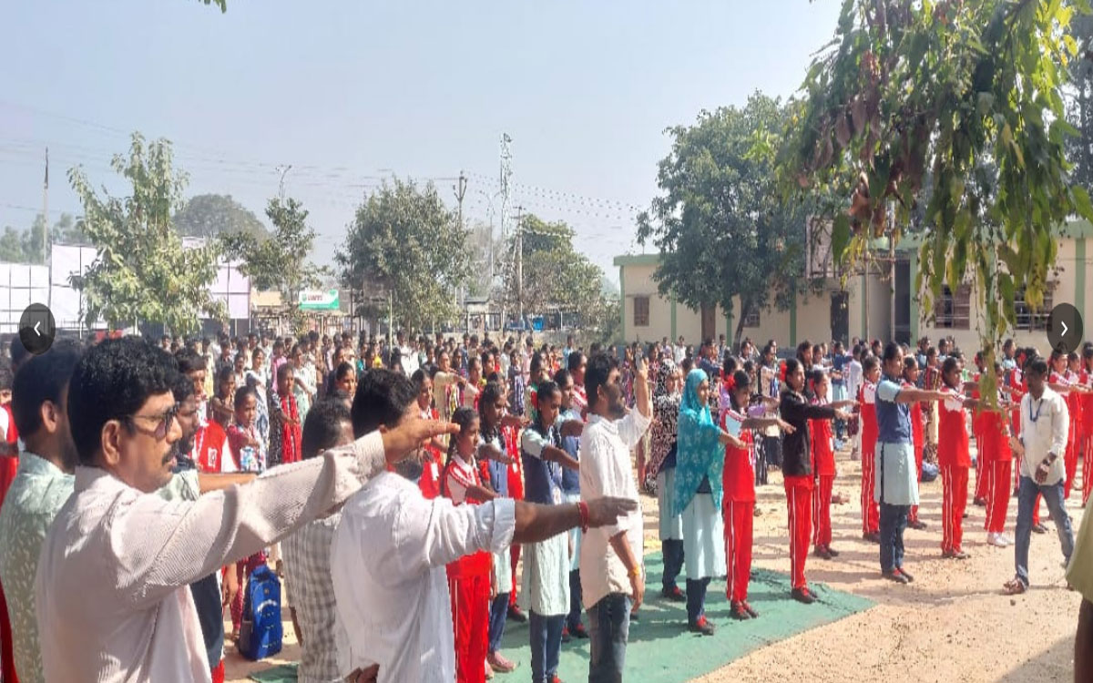 Ramannapet : రోడ్డు భద్రతా నియమాలు తప్పక పాటించాలి : సీనియర్ సివిల్ జడ్జి జి.సబిత