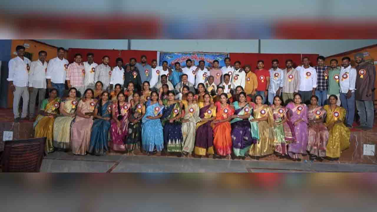 Rayapole alumni | వారంతా రెండు దశాబ్ధాలకు మళ్లీ కలిశారు..