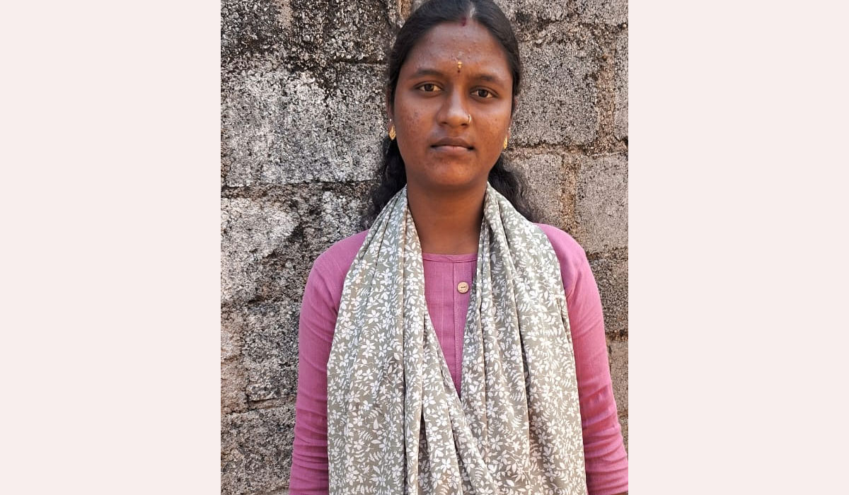 Pregnant Woman Suffering | ఆధార్ లేదు.. అమ్మను కాలేనా..?.. అంటూ.. మనోవేధనకు గురవుతున్న గర్భిణి