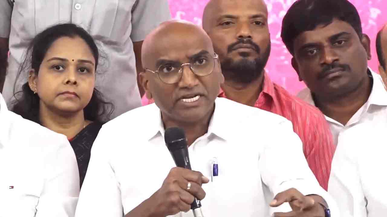 RS Praveen Kumar | ఫోన్ ట్యాపింగ్‌ కేసు విచారణ చేసే అర్హత సజ్జనార్‌కు లేదు.. ఆర్ఎస్ ప్రవీణ్ కుమార్ కీలక వ్యాఖ్యలు