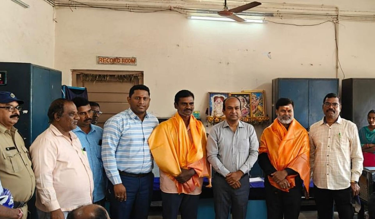 KORUTLA |  ఉద్యోగులే ఆర్టీసీ సంస్థకు ప్రగతి చక్రాలు.. ఆర్టీసీ జిల్లా రీజినల్ మేనేజర్ రాజు