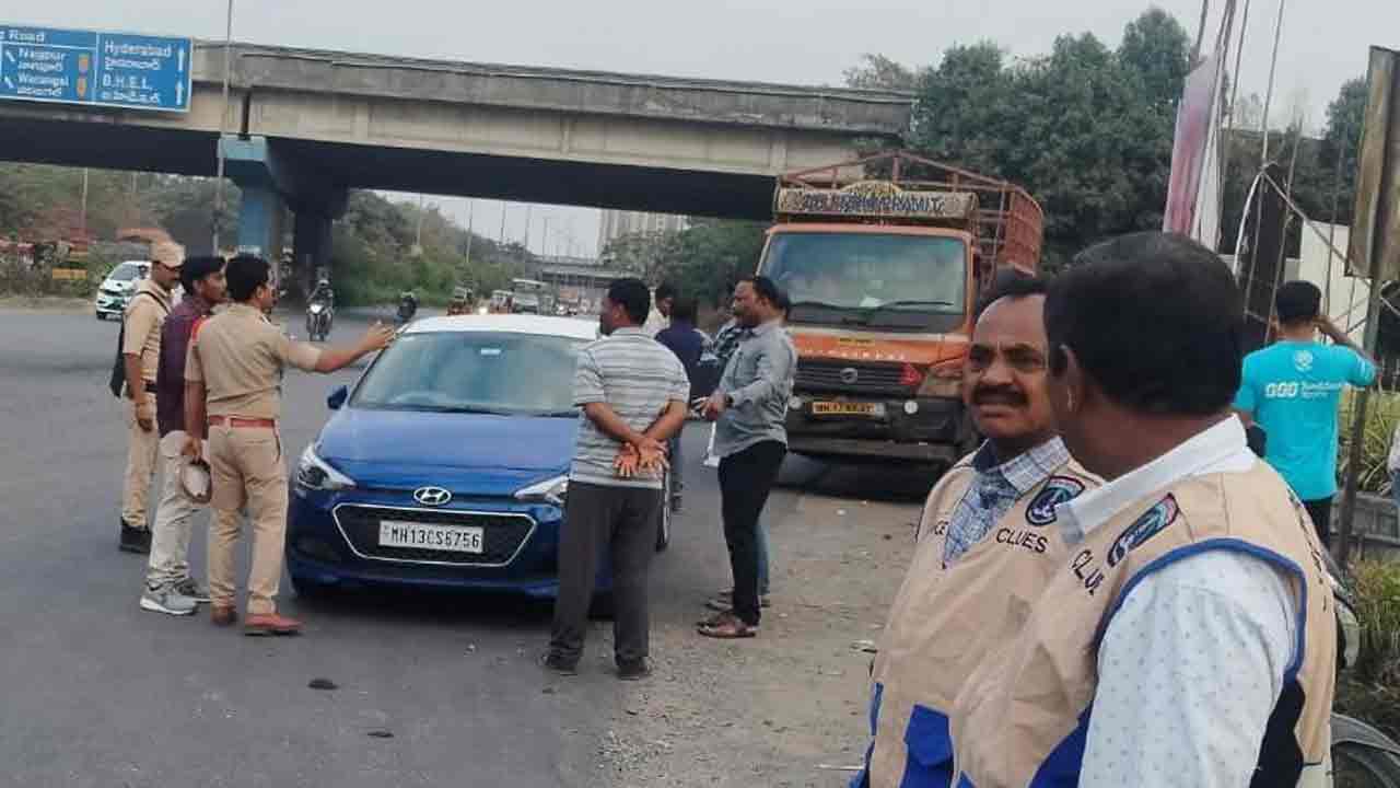 Sangareddy | ముత్తంగి టోల్‌గేట్ వద్ద భారీగా గంజాయి పట్టివేత.. ముగ్గురు అరెస్టు