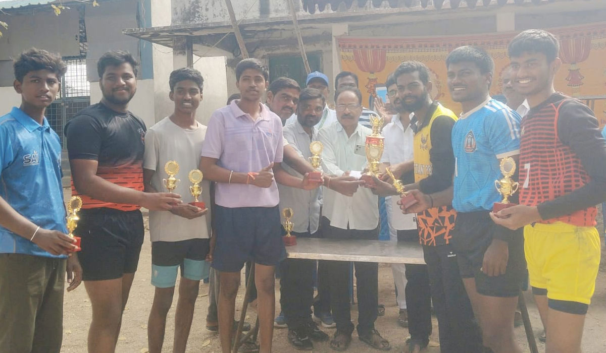 Kabaddi competitions | సారంగాపూర్‌లో మండల స్థాయి కబడ్డీ పోటీలు