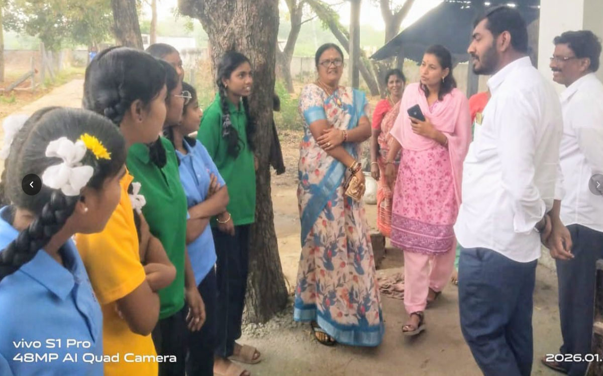 Kattangur : ‘విద్యార్థులకు నాణ్యమైన భోజనం అందించాలి’