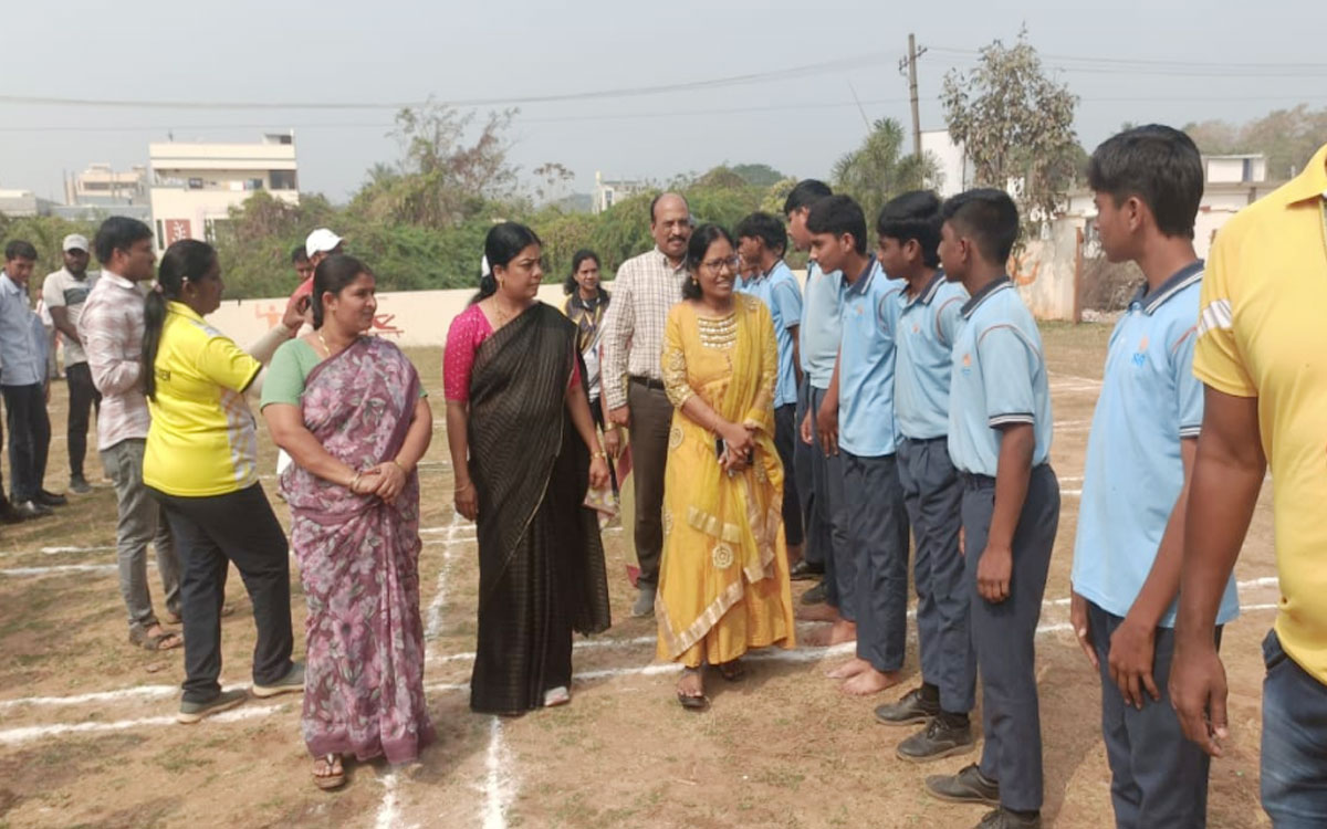 Chunchupalli : క్రీడల‌తో మానసిక ఉల్లాసం : సర్పంచ్ భూక్య శాంతి శ్రీ