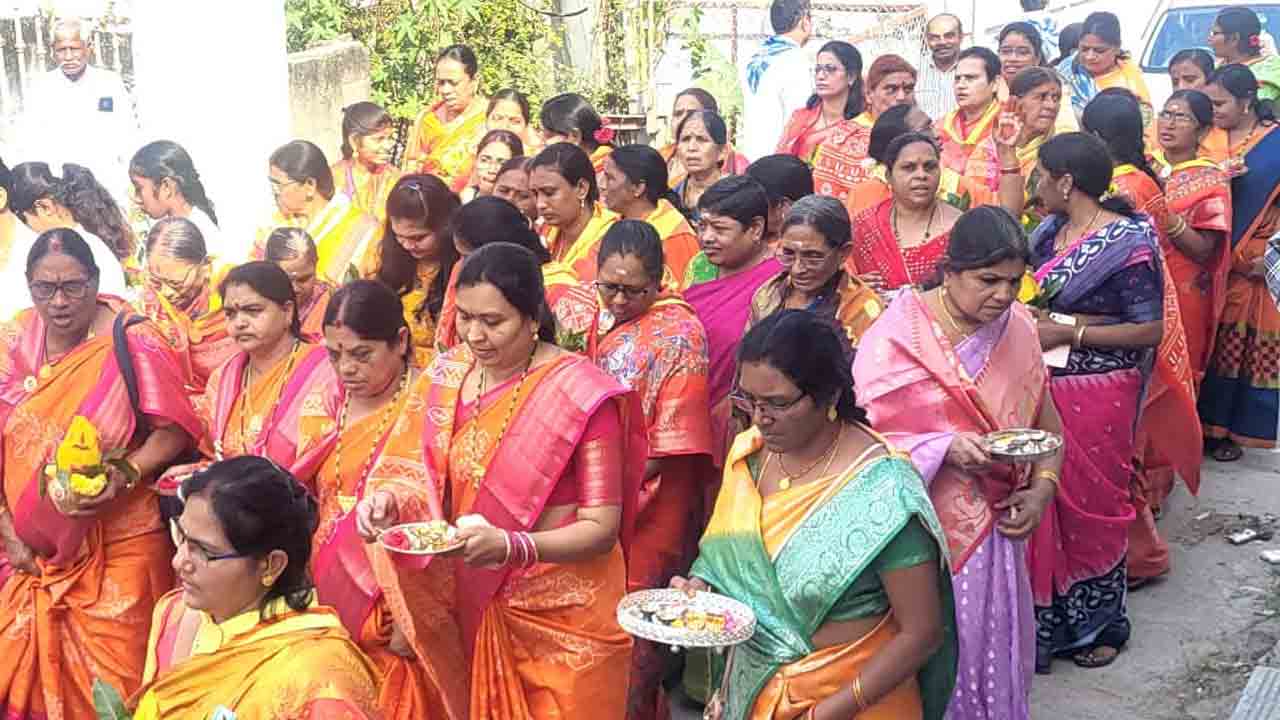 Khila Warangal | వరంగల్‌కు చేరుకున్న సత్యసాయి శత జయంతి శోభయాత్ర