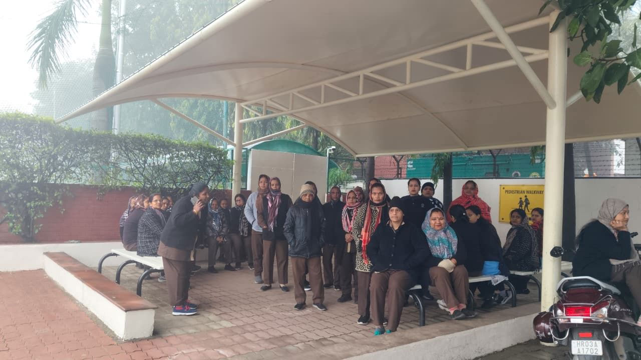 Chandigarh Schools: చండీఘ‌డ్‌లో బాంబు బెదిరింపు మెయిల్స్‌.. అనేక ప్రైవేటు స్కూళ్లు ఖాళీ