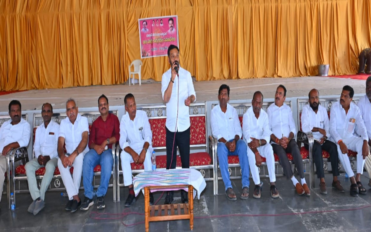 Bhoodan Pochampally : మున్సిపల్ ఎన్నికల్లో గులాబీ జెండా ఎగరవేయాలి : మాజీ ఎమ్మెల్యే పైళ్ల‌ శేఖర్ రెడ్డి