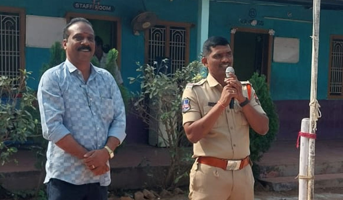 Veenavanka | క్రీడలతో ఉజ్వల భవిష్యత్.. వీణవంక ఎస్సై ఆవుల తిరుపతి