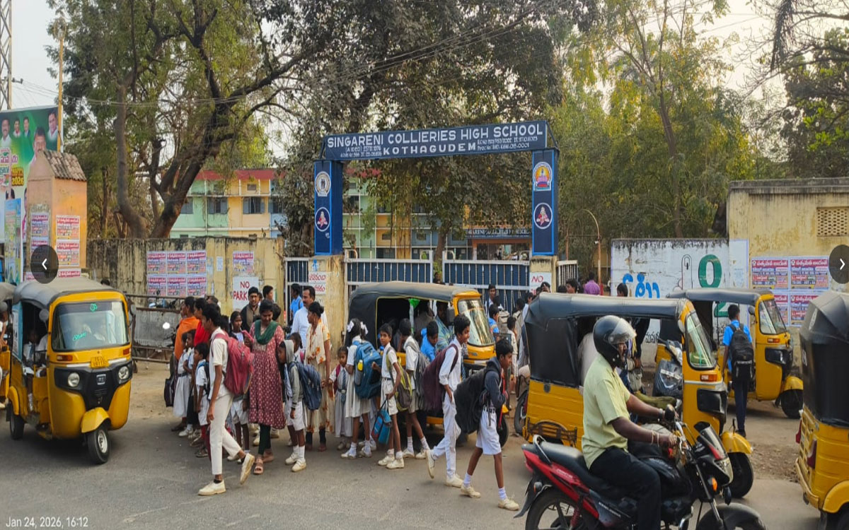 Kothagudem Singareni : సింగరేణి స్కూల్ బస్సులు లేక విద్యార్థులు, త‌ల్లిదండ్రుల‌ ఇబ్బందులు