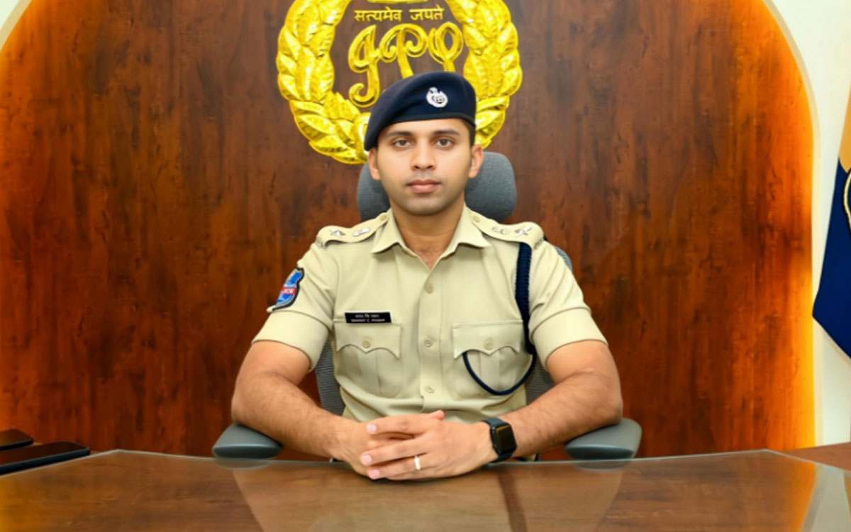 Nalgonda City : పొగమంచుతో ప్రమాదాల ముప్పు : ఎస్పీ శరత్ చంద్ర పవార్