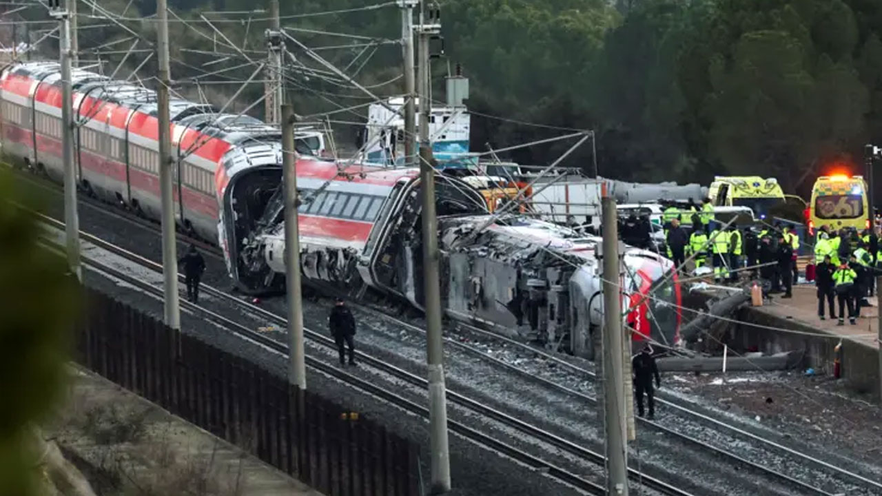 Train Crash: స్పెయిన్ రైలు ప్ర‌మాదంలో 39కి చేరిన మృతుల సంఖ్య‌