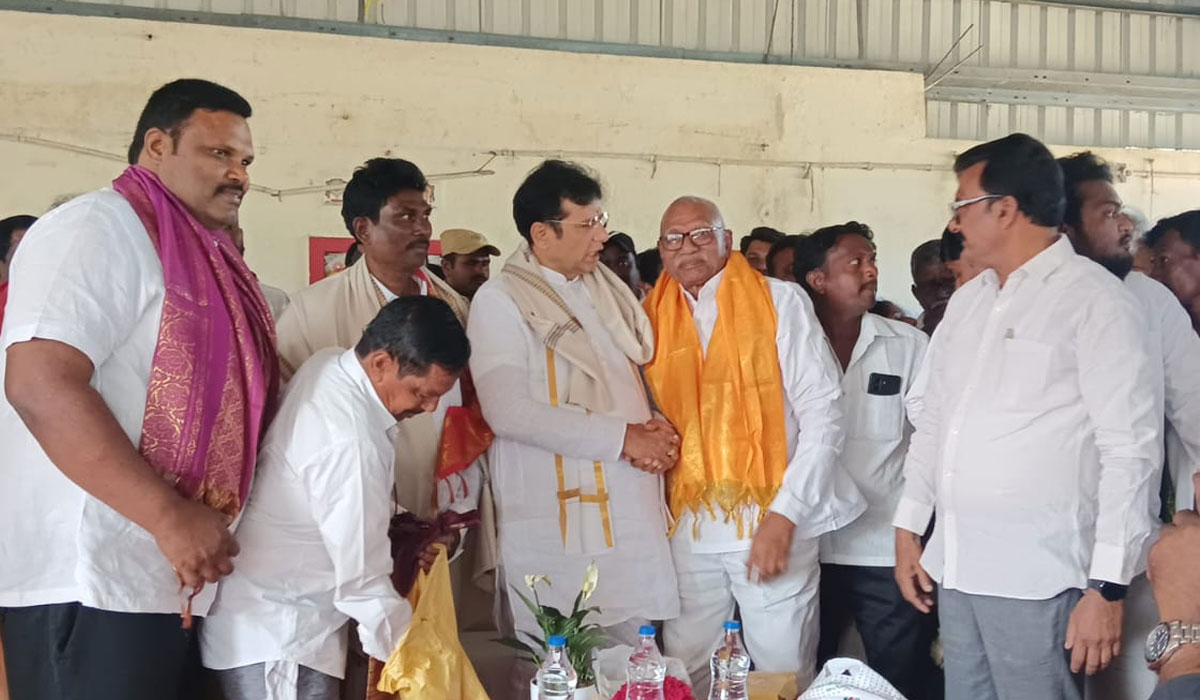 Sundilla Devasthanam | సుందిళ్ల దేవస్థానం డైరెక్టర్ గా చింతల రాజిరెడ్డి ప్రమాణ స్వీకారం.. హాజరైన మంత్రి దుద్దిల్ల శ్రీధర్ బాబు