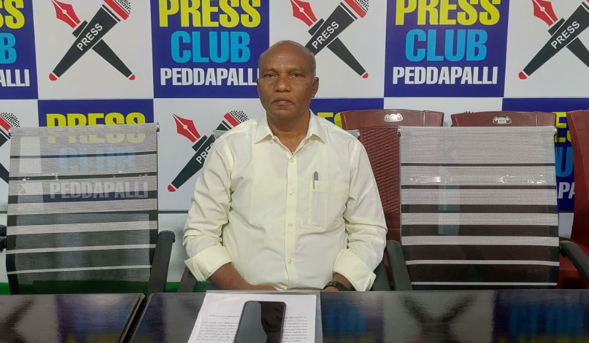 Free Training | ఉచిత శిక్షణను సద్వినియోగం చేసుకోవాలి.. కరీంనగర్‌ ఎస్సీ స్టడీ సర్కిల్‌ డైరెక్టర్‌ బండి శ్రీనివాస్