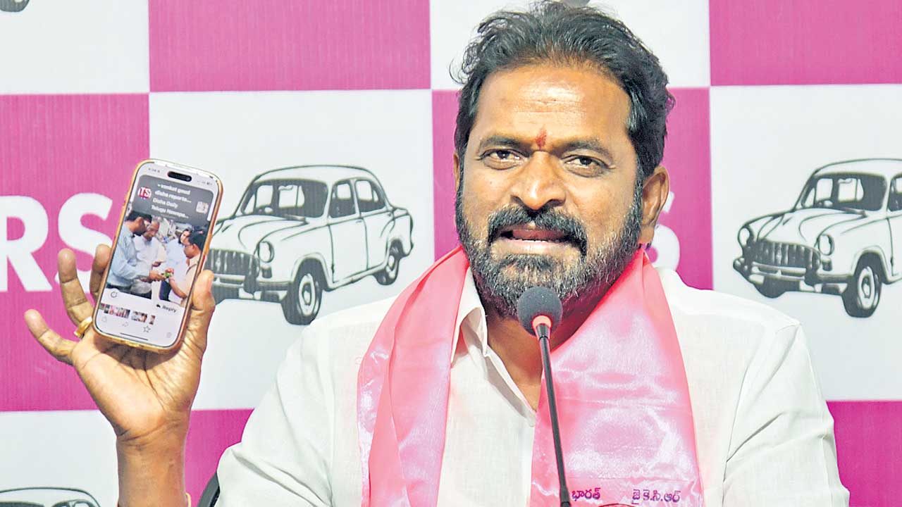బీర్‌ స్టాక్‌పై ఉన్న శ్రద్ధ యూరియాపై ఏదీ?