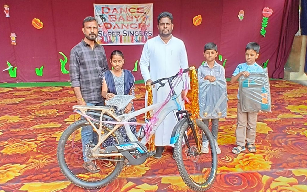 Rudrampur : సెయింట్ జోసెఫ్ హై స్కూల్‌లో పూర్వ విద్యార్థుల సమ్మేళనం