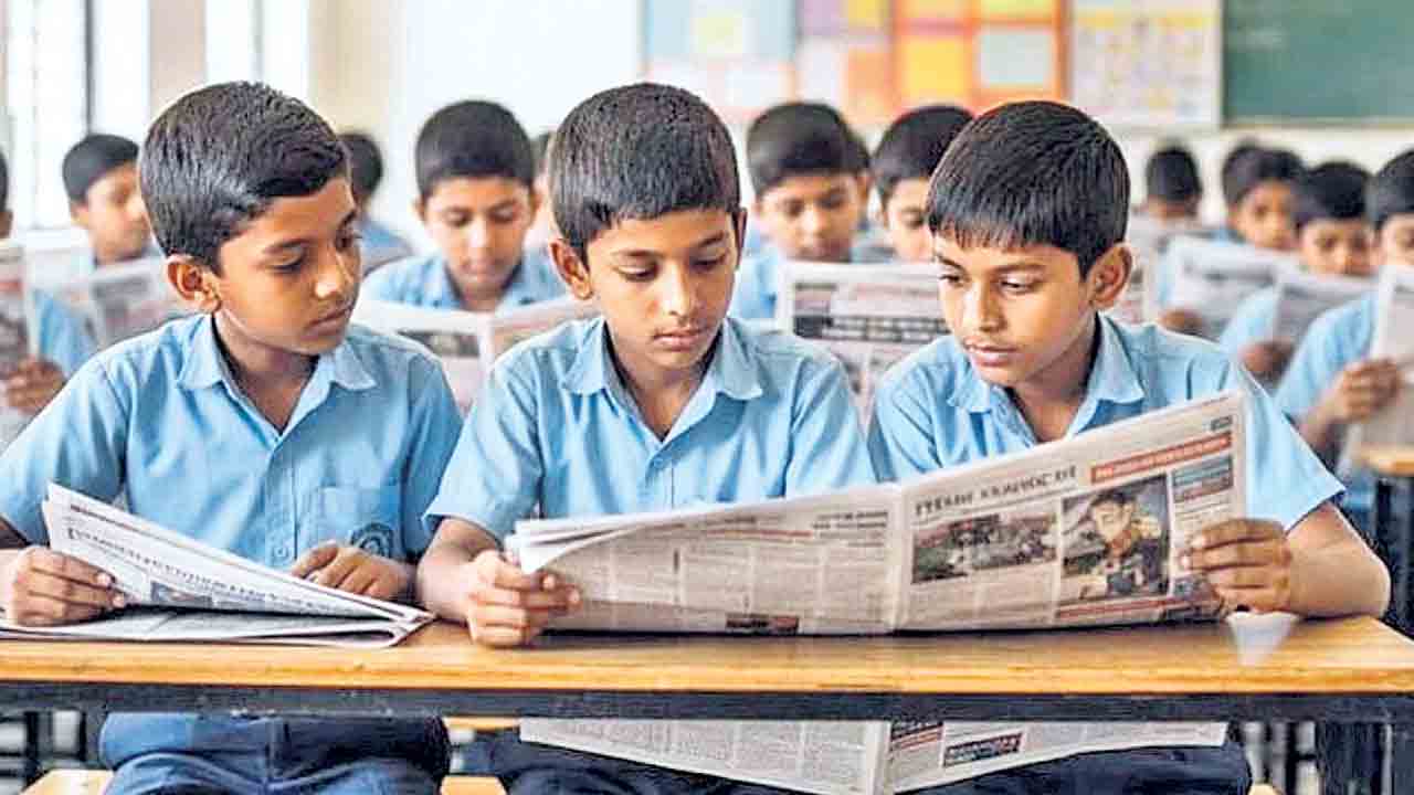 News Papers | ఇక సర్కార్ విద్యార్థులు న్యూస్‌ పేపర్లు చదవడం తప్పనిసరి