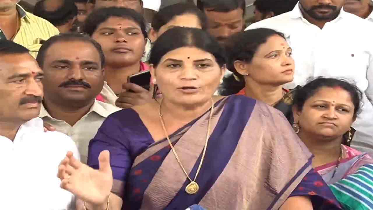 కేసులకు భయపడితే బీఆర్ఎస్ పార్టీ ఉండేదే కాదు: టీజీపీఎస్సీ మాజీ మెంబర్ సుమిత్రానంద్