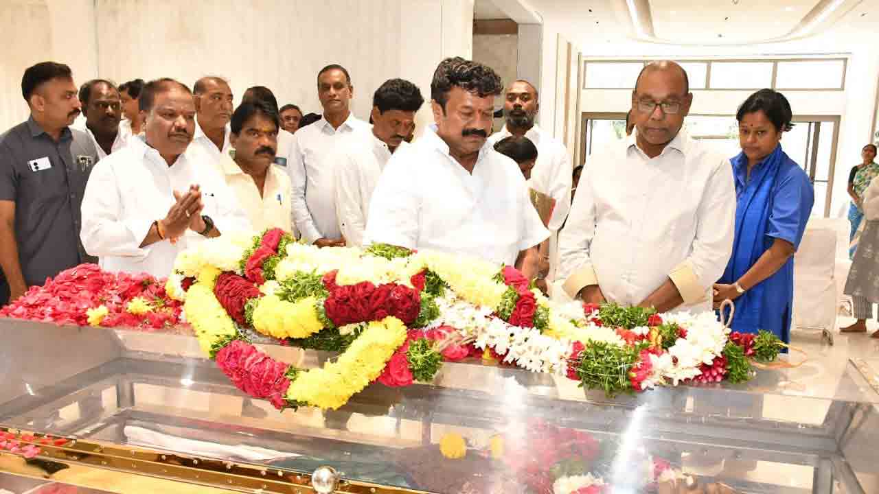 Talasani | శివలక్ష్మికి నివాళులు అర్పించిన మాజీ మంత్రి తలసాని శ్రీనివాస్‌ యాదవ్‌