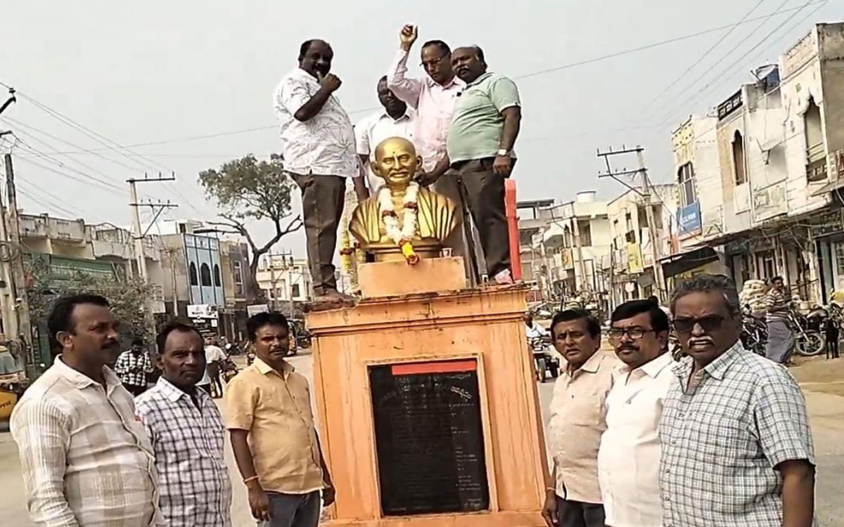 Thungathurthy : గాంధీజీ ఆశయాలను కొనసాగిద్దాం : తాటికొండ సీతయ్య