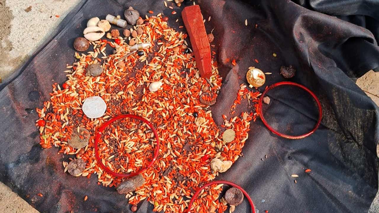 Tekulapalli | లచ్చతండాలో క్షుద్ర పూజలు కలకలం