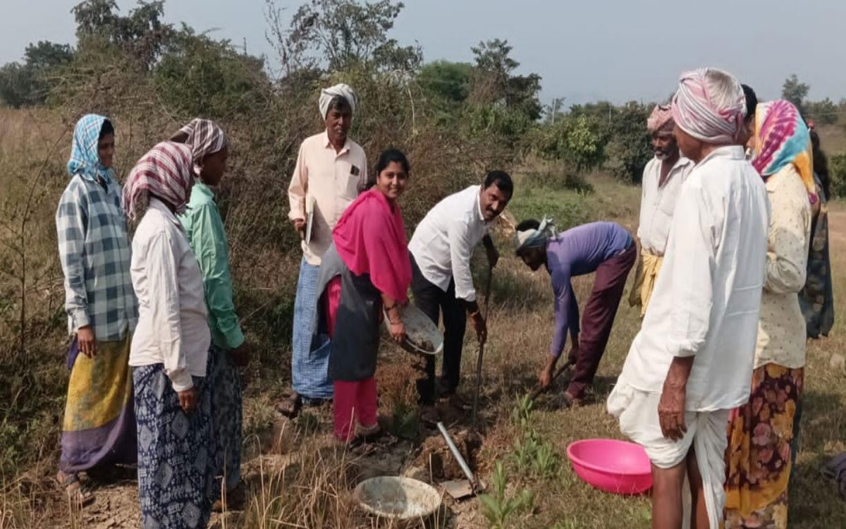 Tekulapalli : 'ఉపాధి ప‌నుల‌ను పార‌ద‌ర్శ‌కంగా చేప‌ట్టాలి'