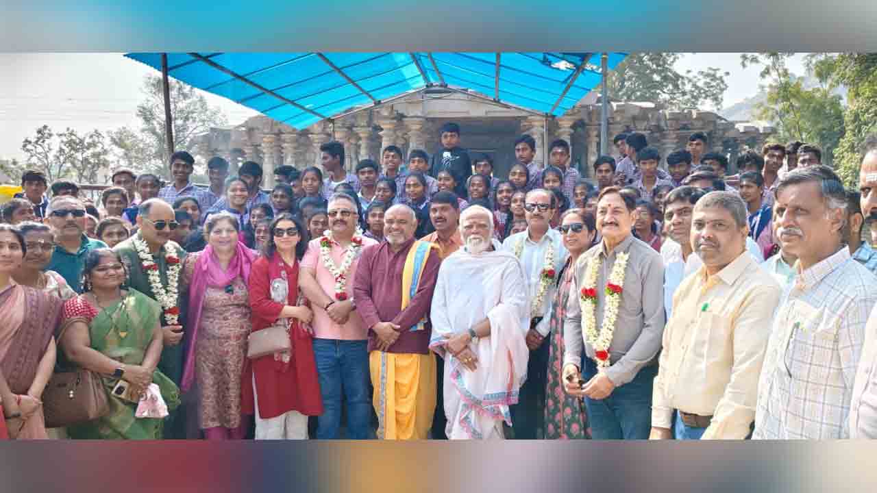 Thousand Pillar Temple | వేయి స్తంభాల ఆలయంలో హిమాచల్‌ప్రదేశ్‌ మంత్రి రోహిత్‌ ఠాకూర్‌ పూజలు