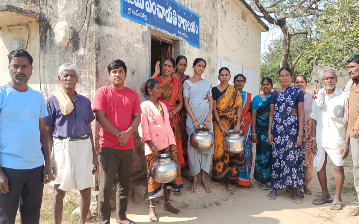 Thungathurthy : తుంగ‌తుర్తి గ్రామ పంచాయతీ ఎదుట ఖాళీ బిందెలతో మహిళల నిర‌స‌న‌