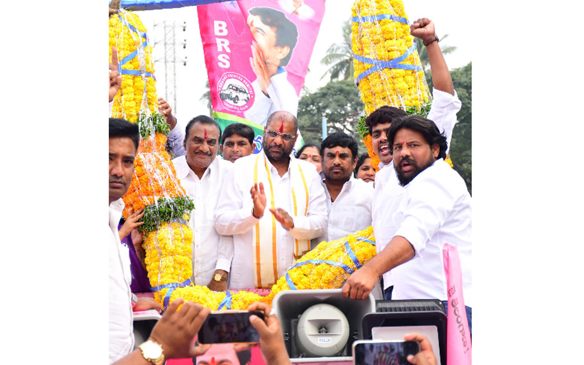 Bhadradri Kothagudem : కొత్తగూడెంలో ఎంపీ వద్దిరాజు పుట్టినరోజు వేడుకలు