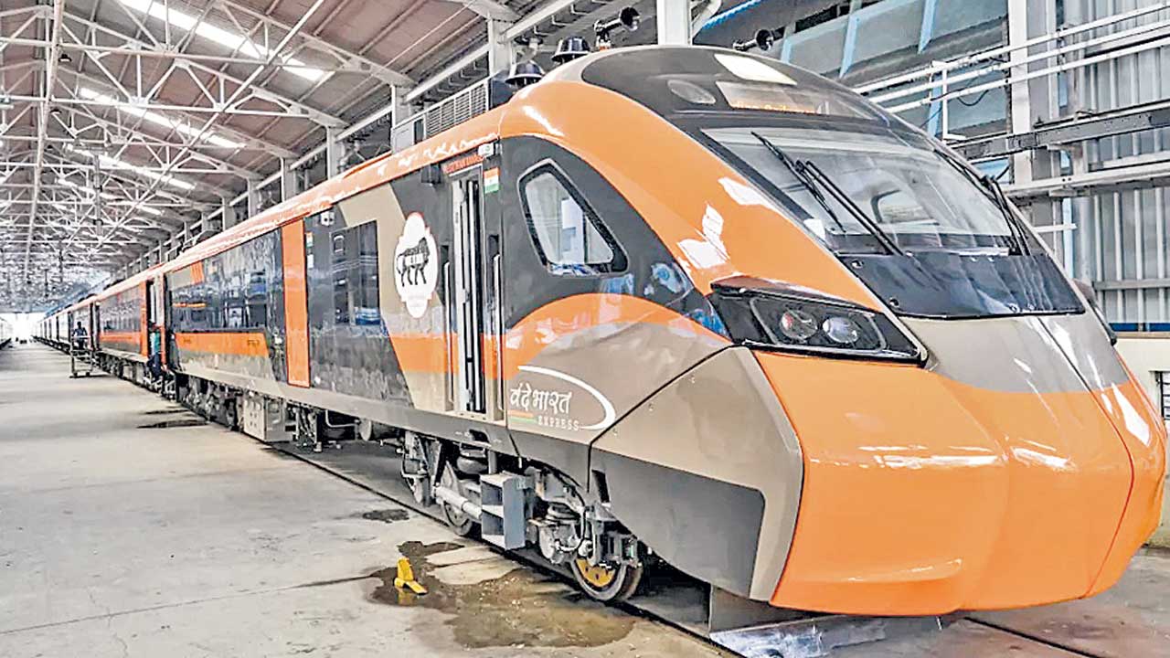 త్వరలో వందే భారత్‌ స్లీపర్‌ రైళ్లు