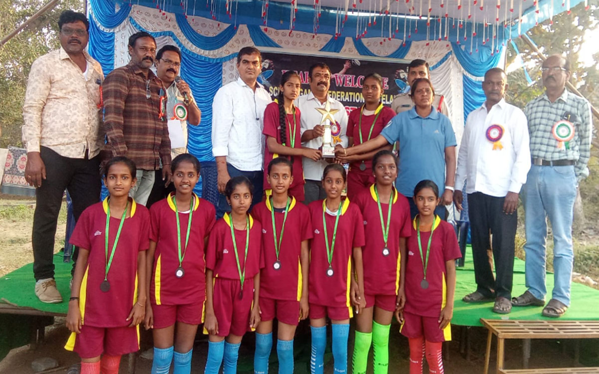 Ramannapet : రగ్బీ పోటీల్లో వెల్లంకి విద్యార్థుల ప్రతిభ