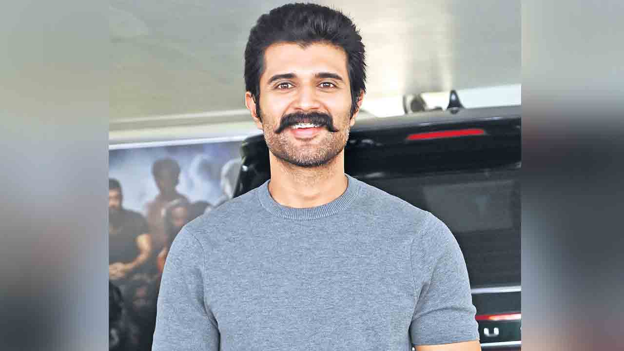 కొంచెం ఆనందం.. కొంచెం బాధ..