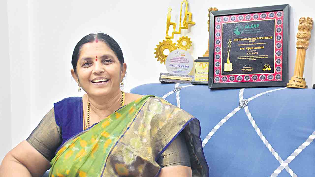 చేనేత లక్ష్మి