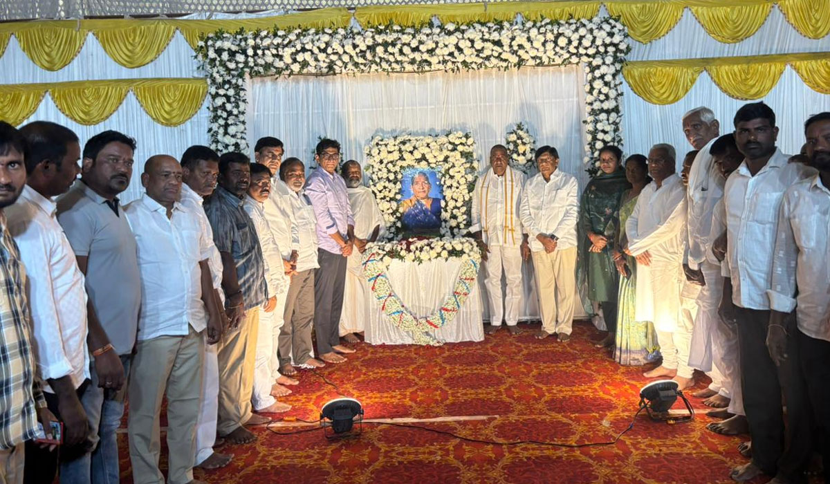 Boinapalli Vinid Kumar | లోక బాపురెడ్డి తల్లి నర్సవ్వ ద్వాదశ దినకర్మకు హాజరైన బీఆర్‌ఎస్‌ నేతలు