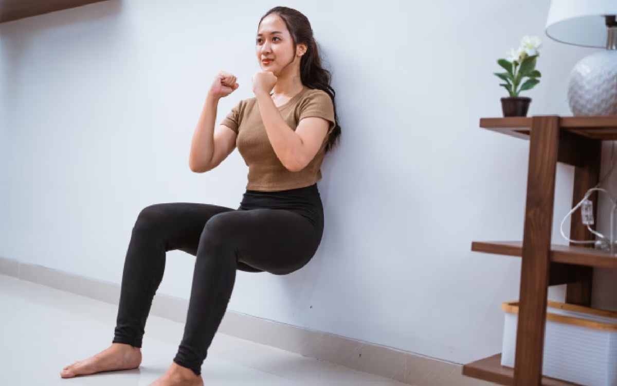 Wall Squats | వాల్ స్క్వాట్స్ (గోడ కుర్చీ) వ్యాయామం అస‌లు చేయాలి..? దీంతో క‌లిగే లాభాలు ఏమిటి..?