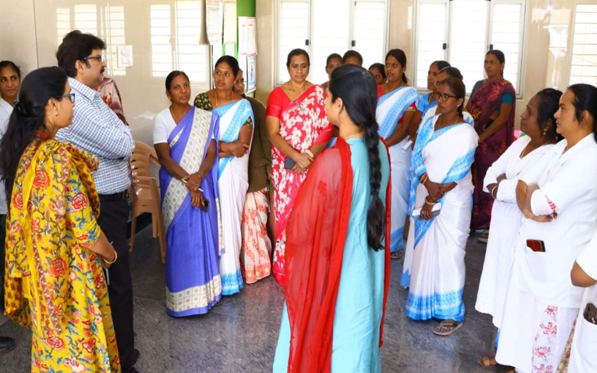 Bibinagar : ప్ర‌జా సేవ‌ల‌పై ప్ర‌త్యేక దృష్టి సారించాలి : క‌లెక్ట‌ర్ హ‌నుమంత‌రావు