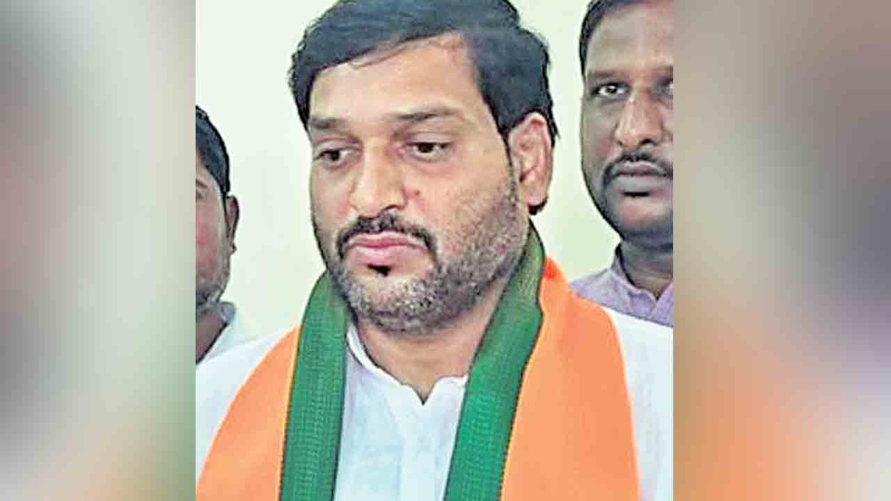 షోలాపూర్‌ మేయర్‌గా తెలుగు నేత