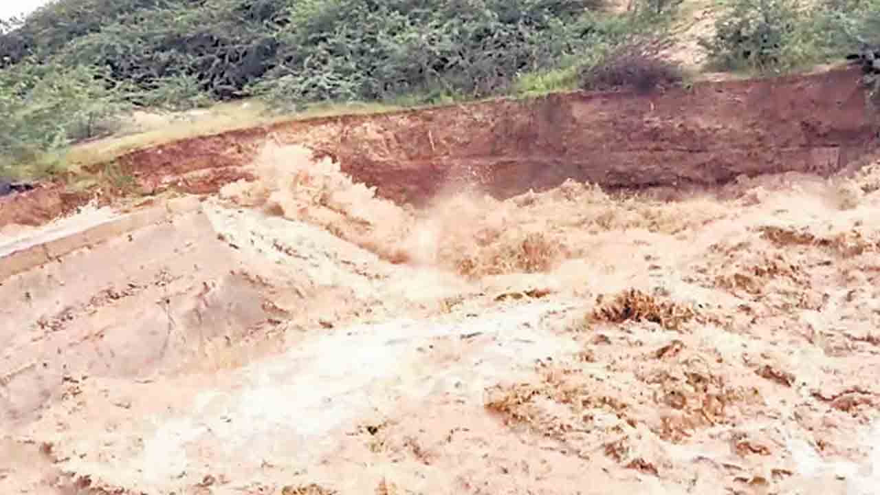 నికర జలాలకే ఏపీ ఎసరు.. మొదట వరద జలాలని బుకాయింపు