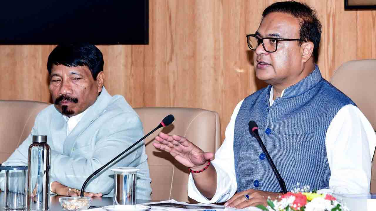 కాంగ్రెస్‌ నేత గొగొయ్‌కు పాక్‌ ఏజెంట్‌తో సంబంధాలు!